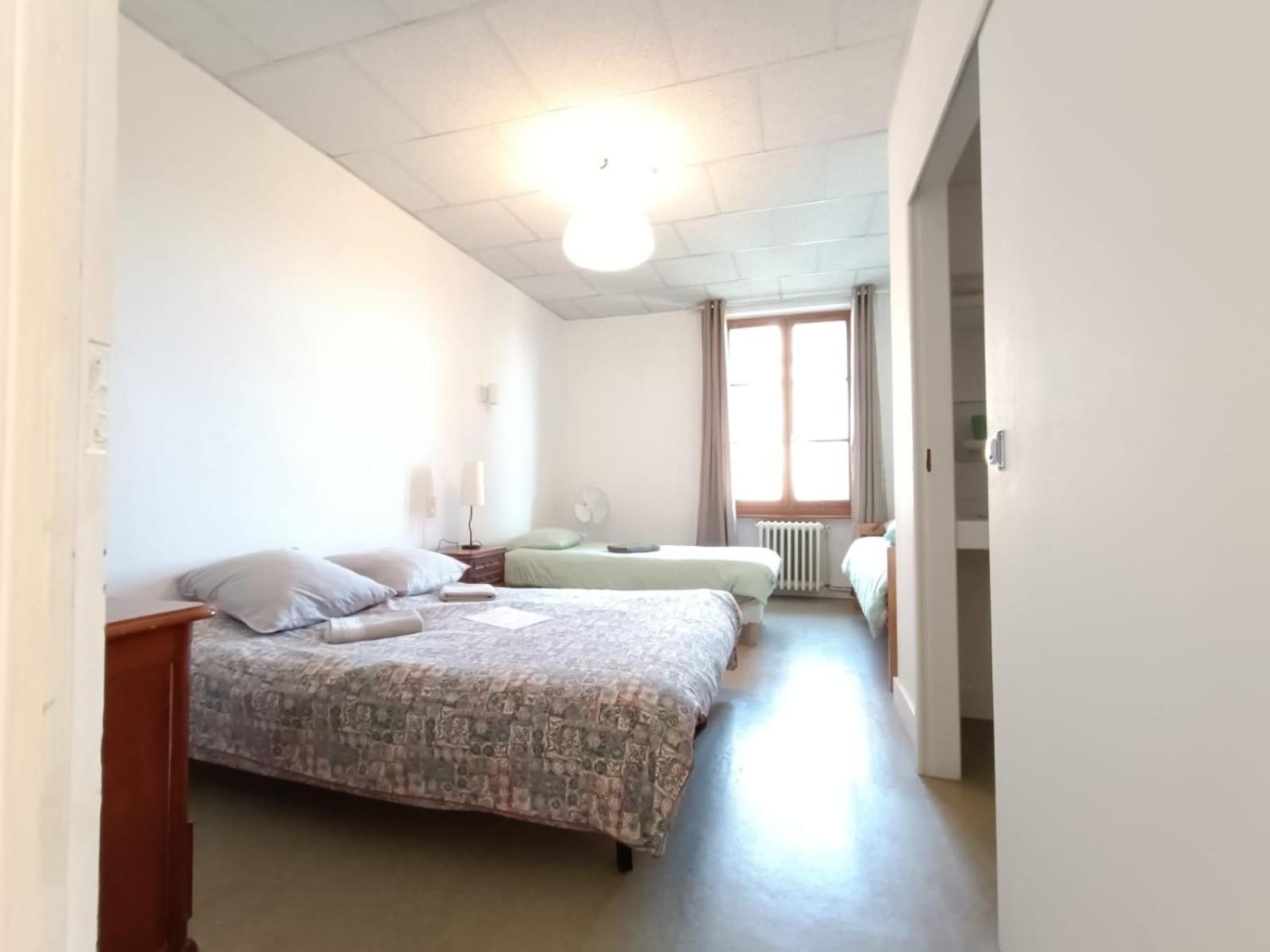 Gîte d'étape du Clos Saint Roch Viviers Esterno foto